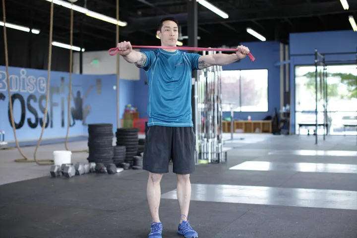 Band Pull Apart — Start position