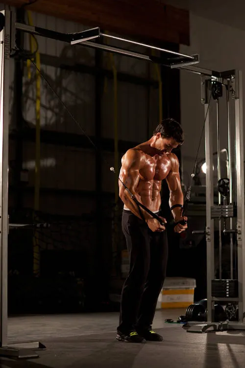 Cable Iron Cross — End position