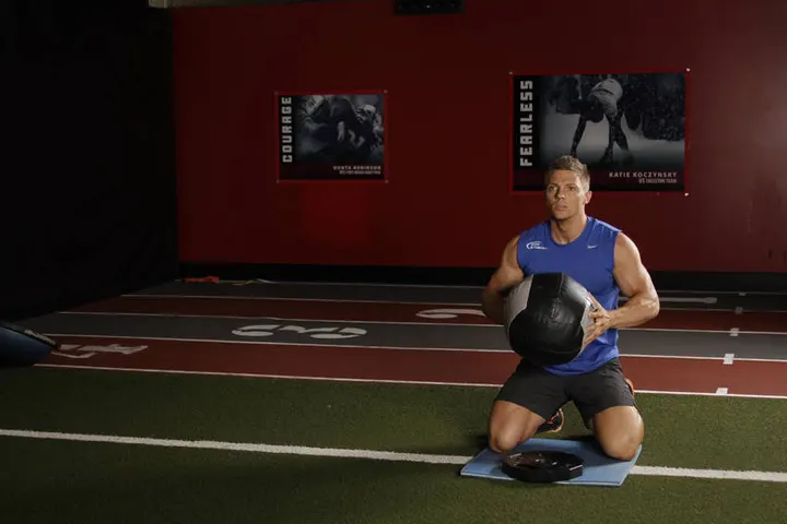 Chest Push (single response) — Start position
