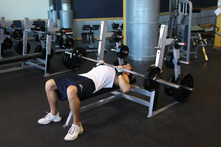 Close-Grip Barbell Bench Press — Start position