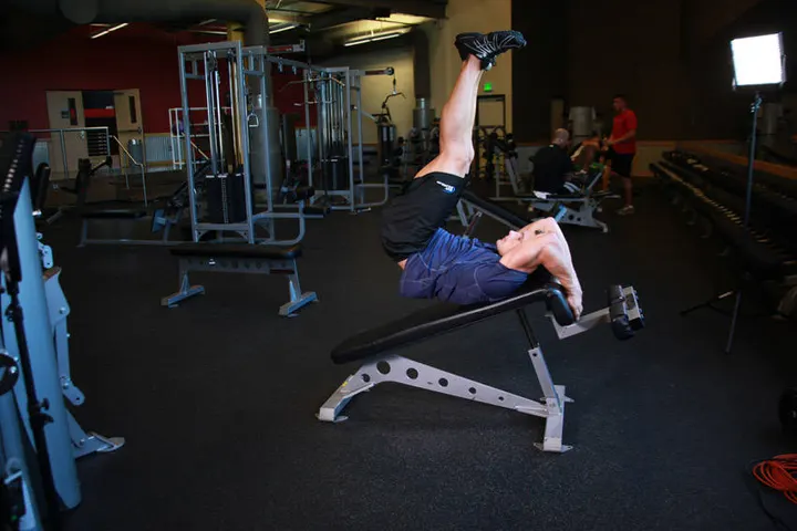 Decline Reverse Crunch — End position