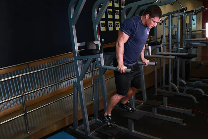 Dips - Chest Version — Start position