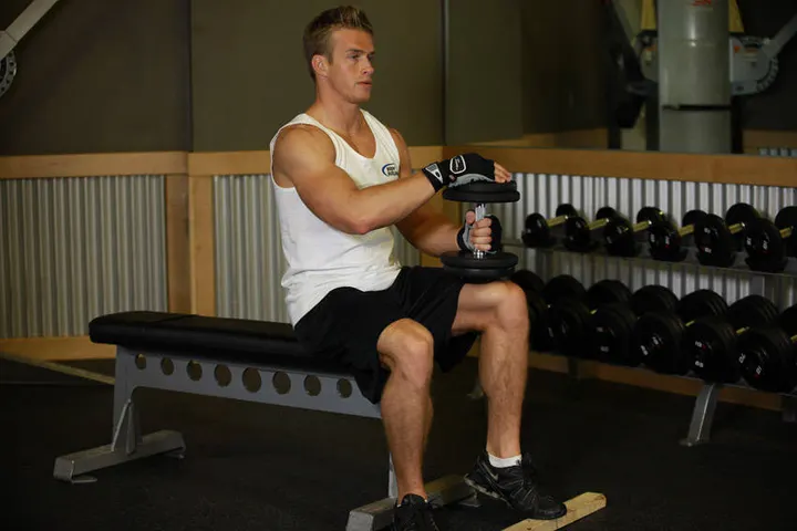Dumbbell Seated One-Leg Calf Raise — Start position