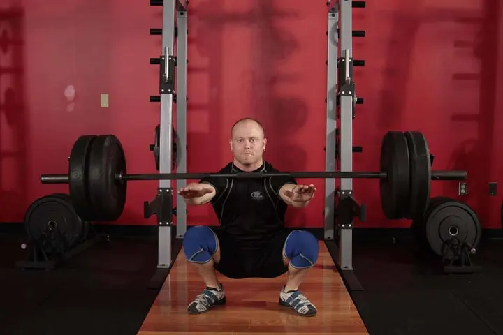Frankenstein Squat — End position