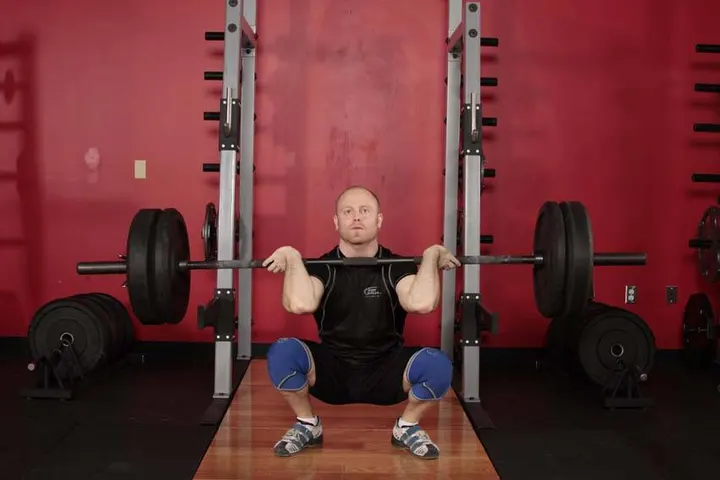 Front Squat (Clean Grip) — End position