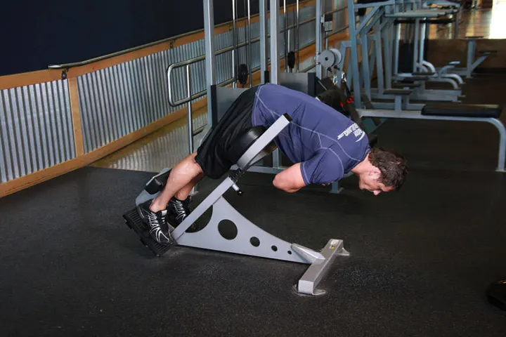 Hyperextensions (Back Extensions) — End position