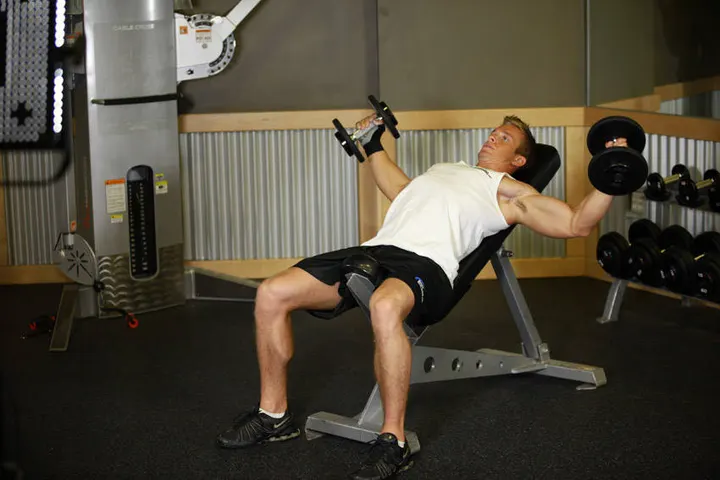 Incline Dumbbell Flyes - With A Twist — Start position
