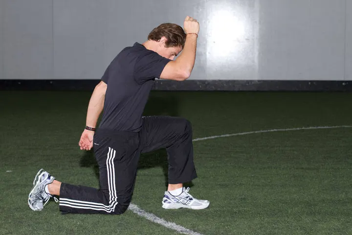 Kneeling Arm Drill — Start position