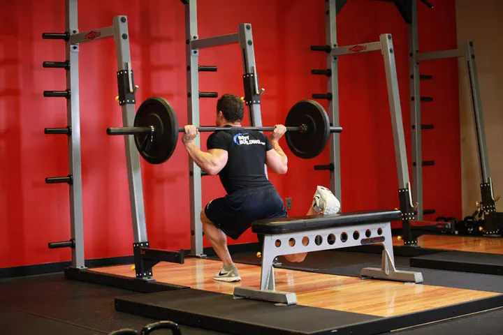 One Leg Barbell Squat — End position