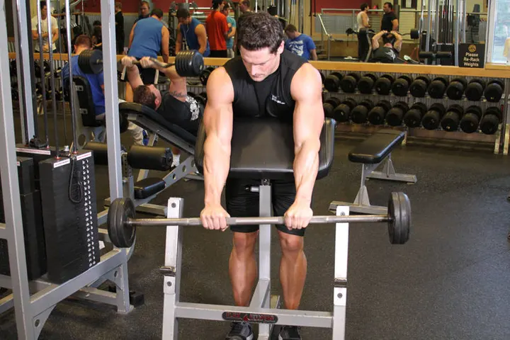Reverse Barbell Preacher Curls — Start position