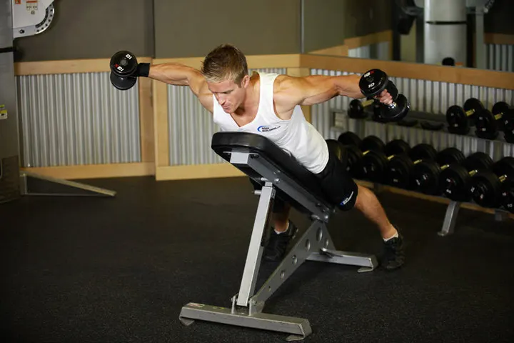 Reverse Flyes — End position