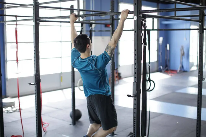 Scapular Pull-Up — End position