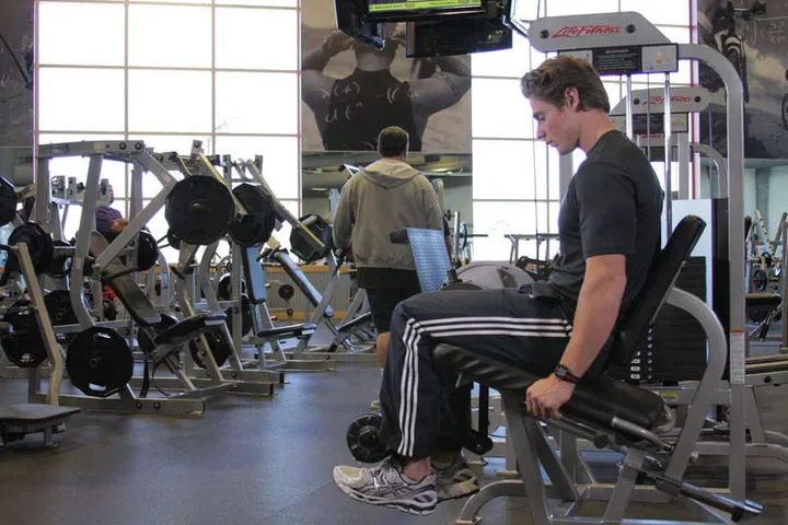 Single-Leg Leg Extension — Start position