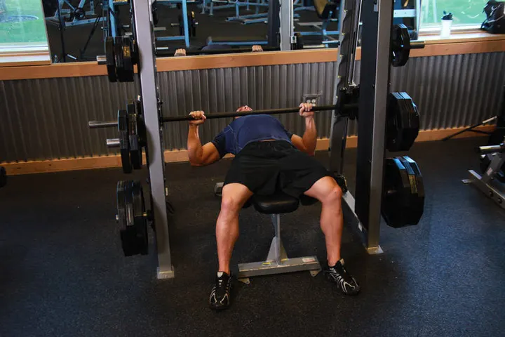 Smith Machine Bench Press — Start position