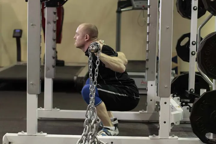 Squat with Chains — End position