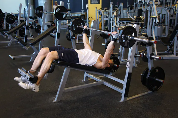 Wide-Grip Decline Barbell Bench Press — Start position